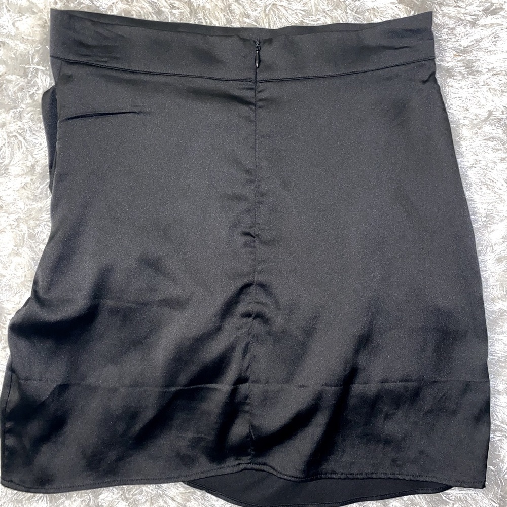 Black Silky Two-Piece Set - Picture 9 of 9